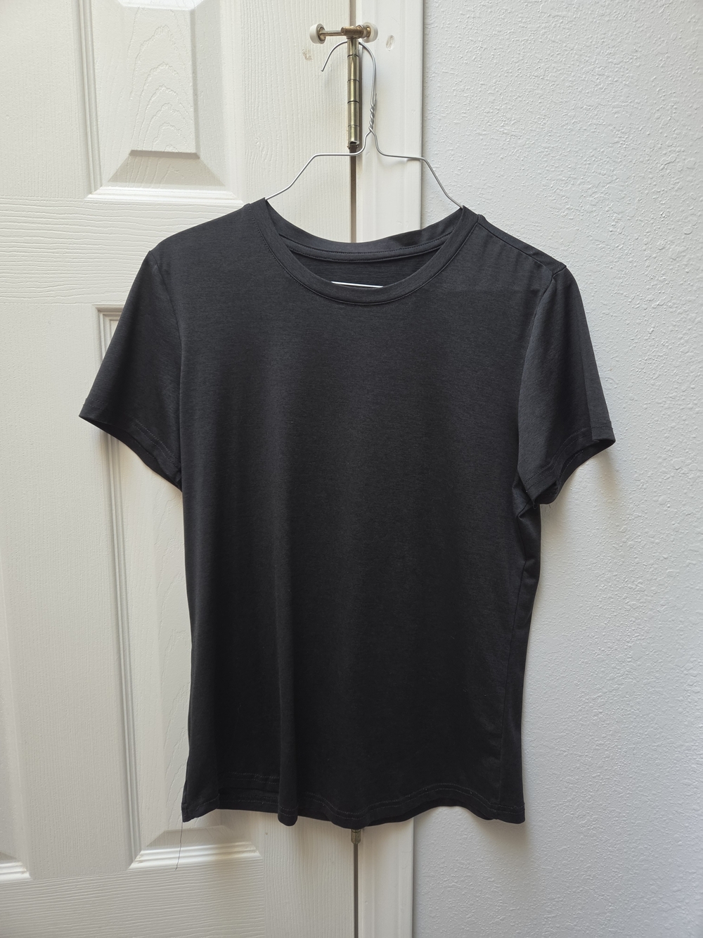 Women's Classic Crew Neck T-Shirt - Black